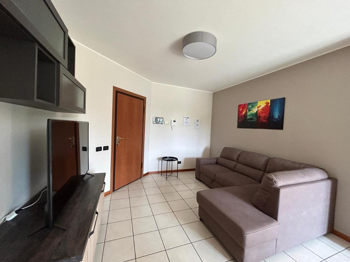 Appartamento Mimosa - Immobili E Soluzioni Rent Brembate Exterior photo
